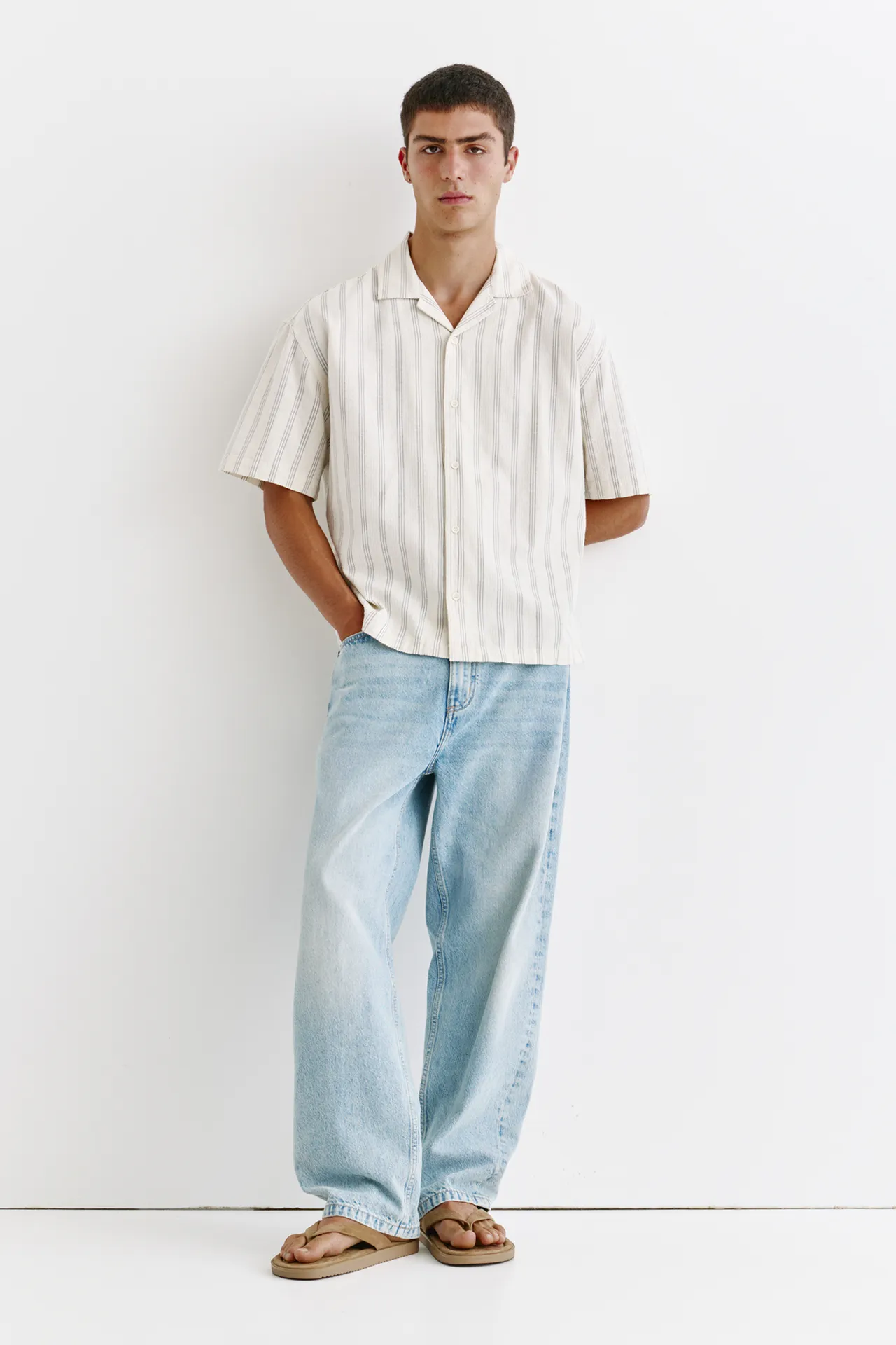 camisa blanca rayada